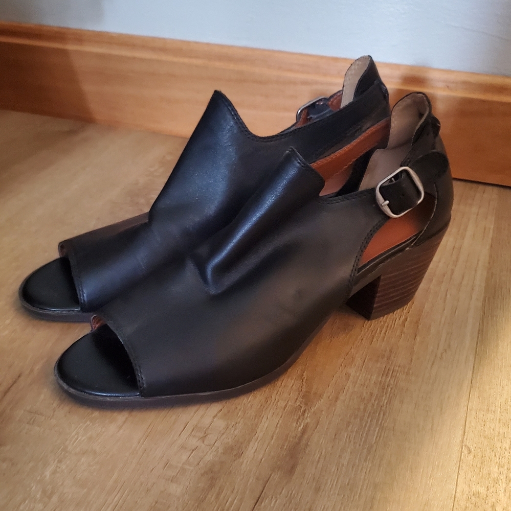 Lucky Brand Black Leather Peep-Toe Slingback Wedges